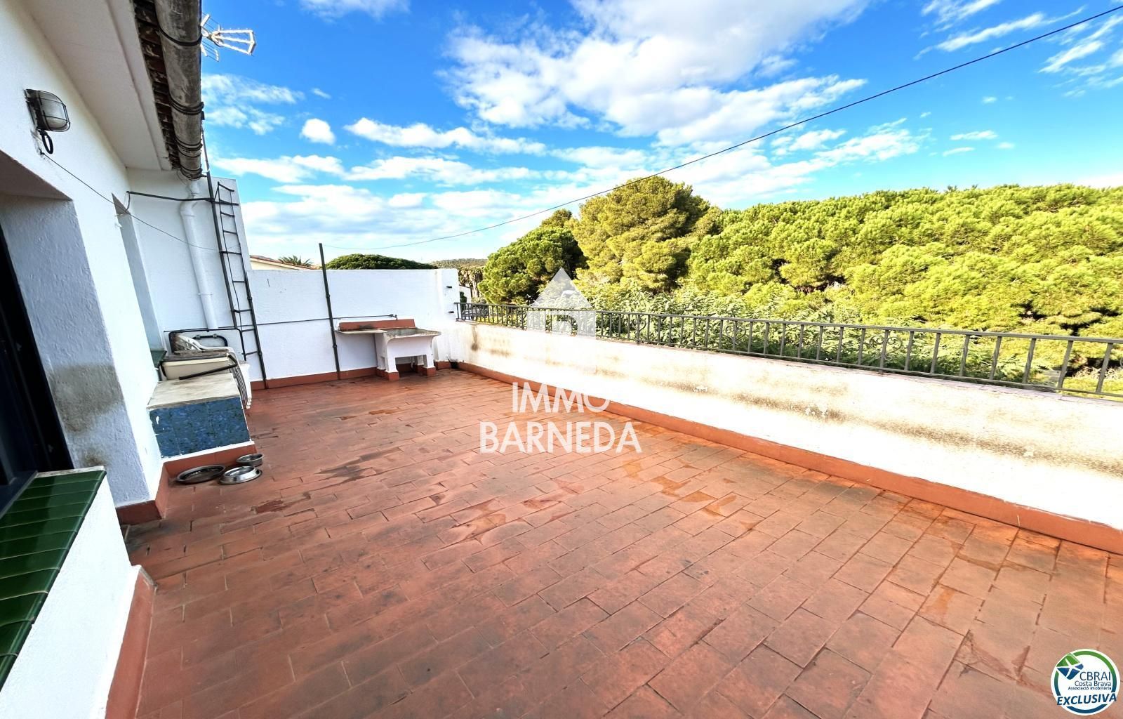 Charming House with Great Potential in Llançà. Tourist license