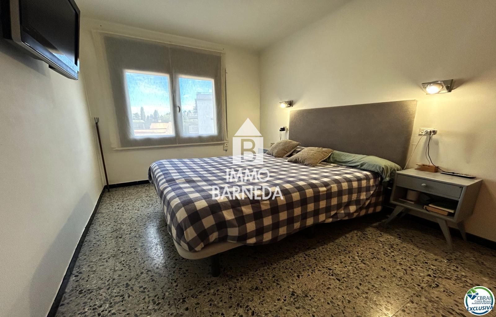 Charming House with Great Potential in Llançà. Tourist license