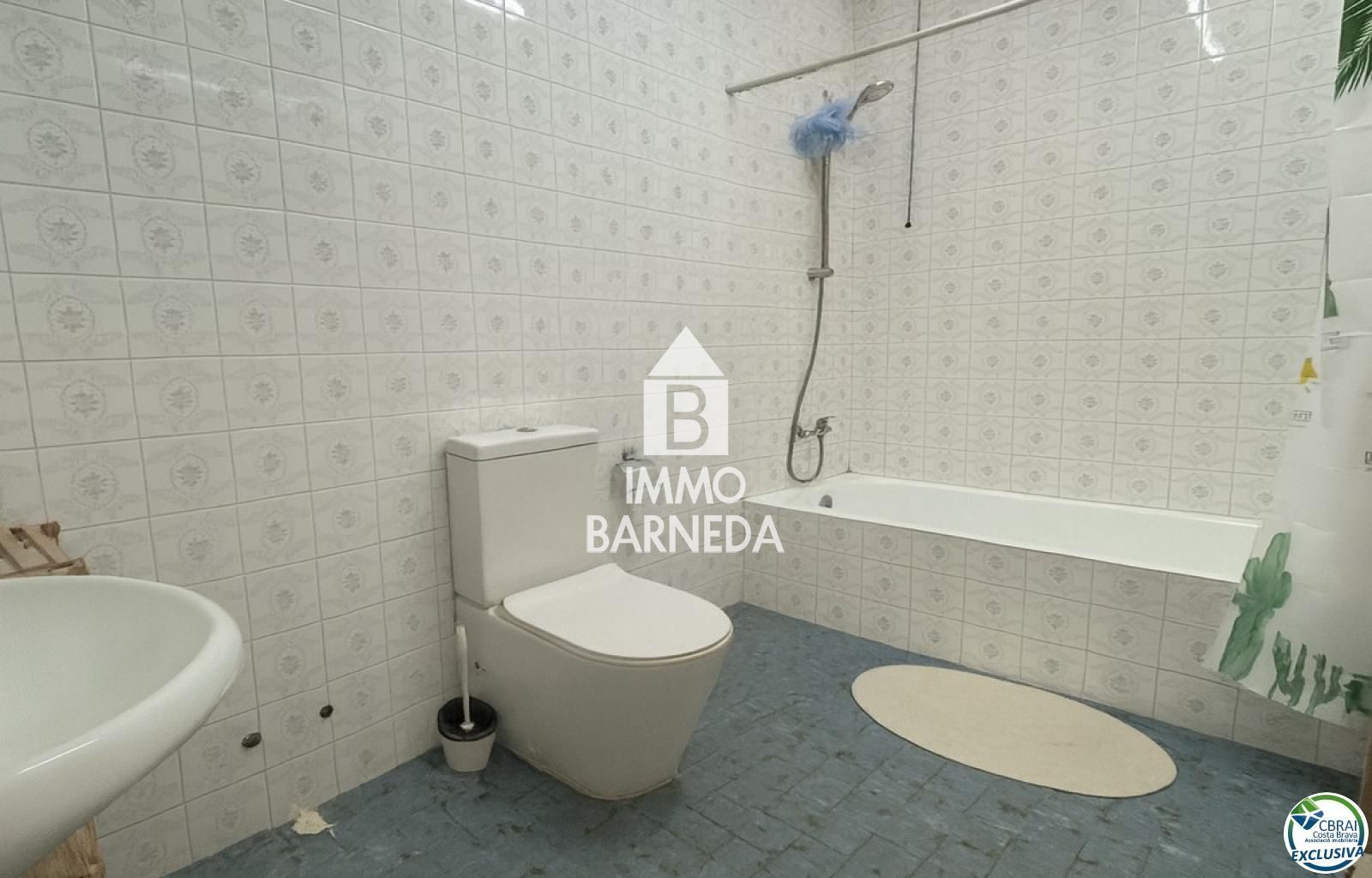 Charming House with Great Potential in Llançà. Tourist license