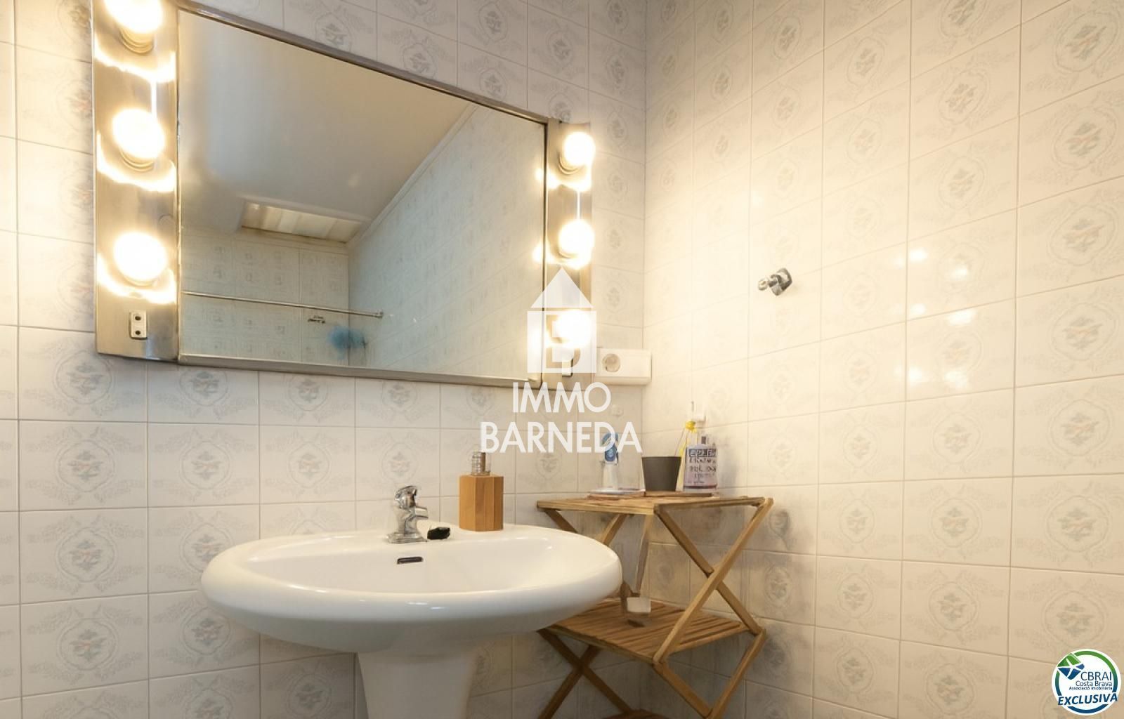 Charming House with Great Potential in Llançà. Tourist license