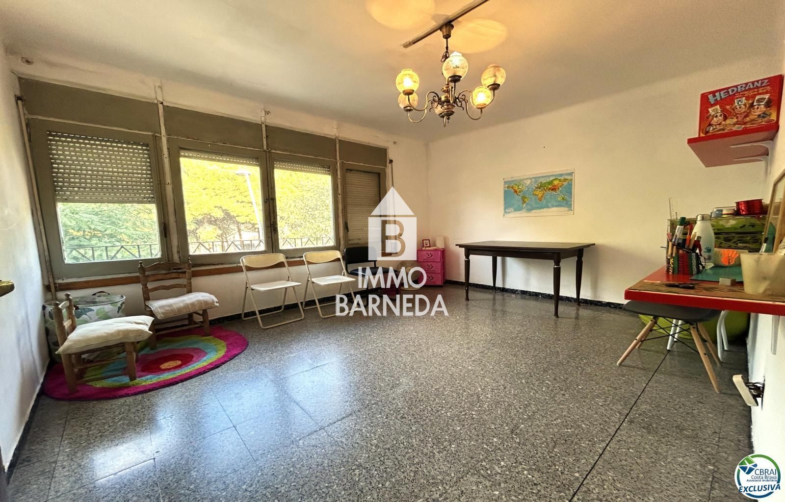 Charming House with Great Potential in Llançà. Tourist license