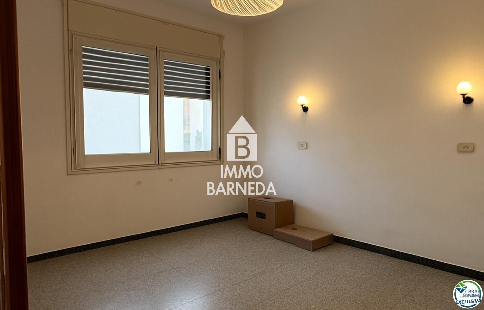 Charming House with Great Potential in Llançà. Tourist license