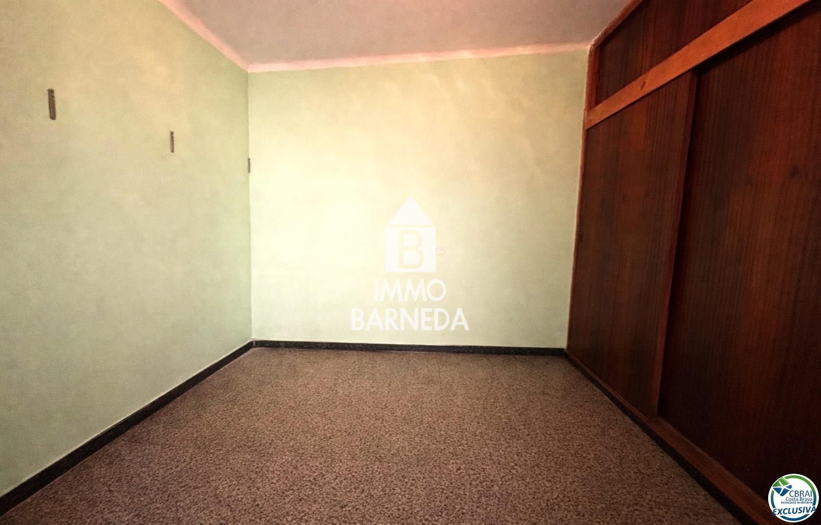 Charming House with Great Potential in Llançà. Tourist license