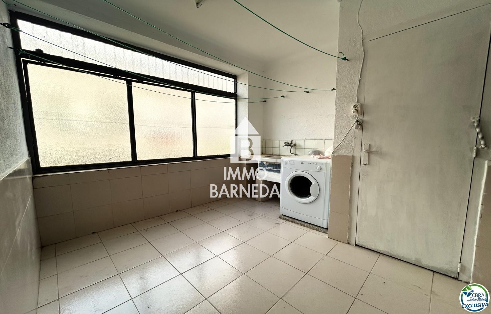 Charming House with Great Potential in Llançà. Tourist license