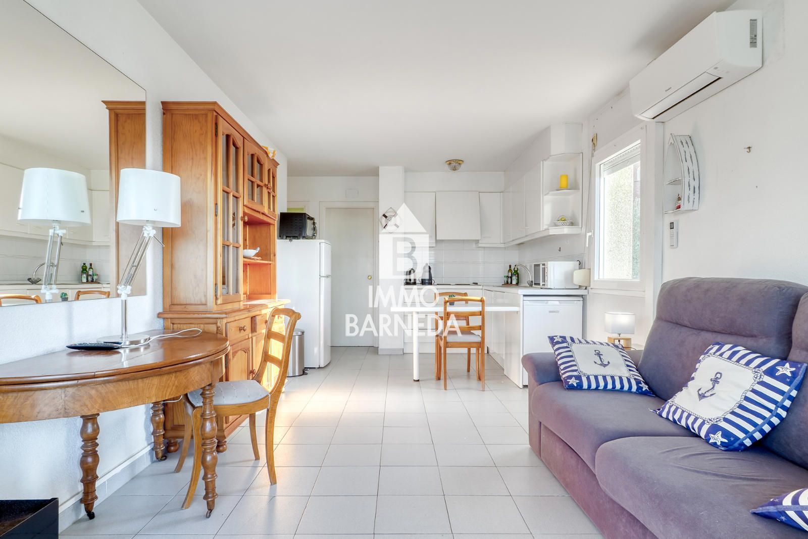 Encantador apartamento con licencia turística y vistas al puerto pesquero de Roses