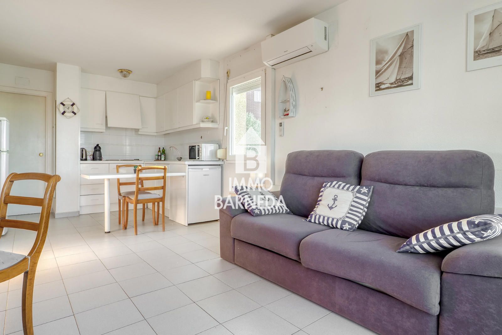 Encantador apartamento con licencia turística y vistas al puerto pesquero de Roses