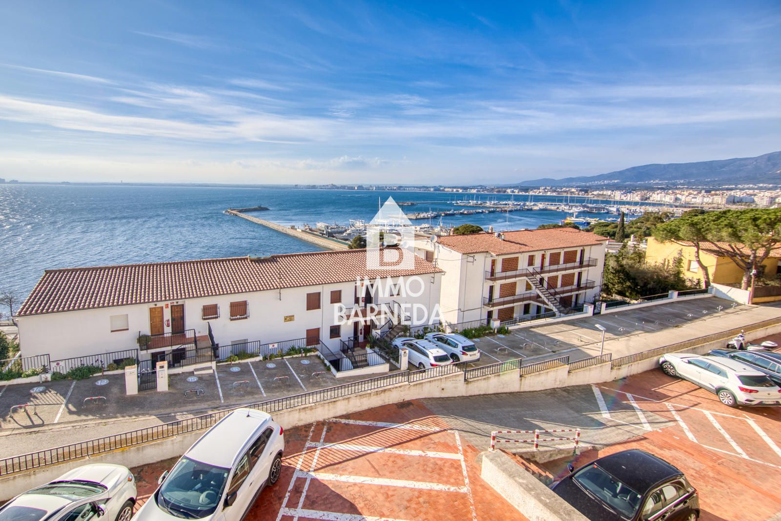 Apartamento totalmente reformado con vistas al mar en el 2º muelle de Roses