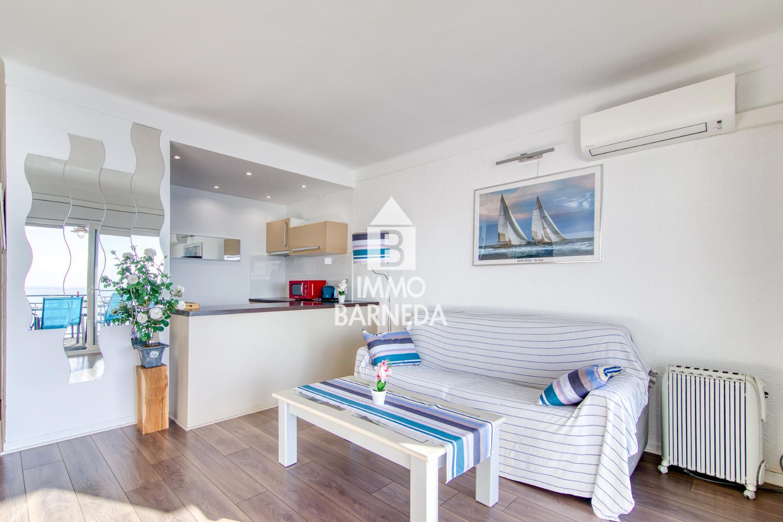 Apartamento totalmente reformado con vistas al mar en el 2º muelle de Roses