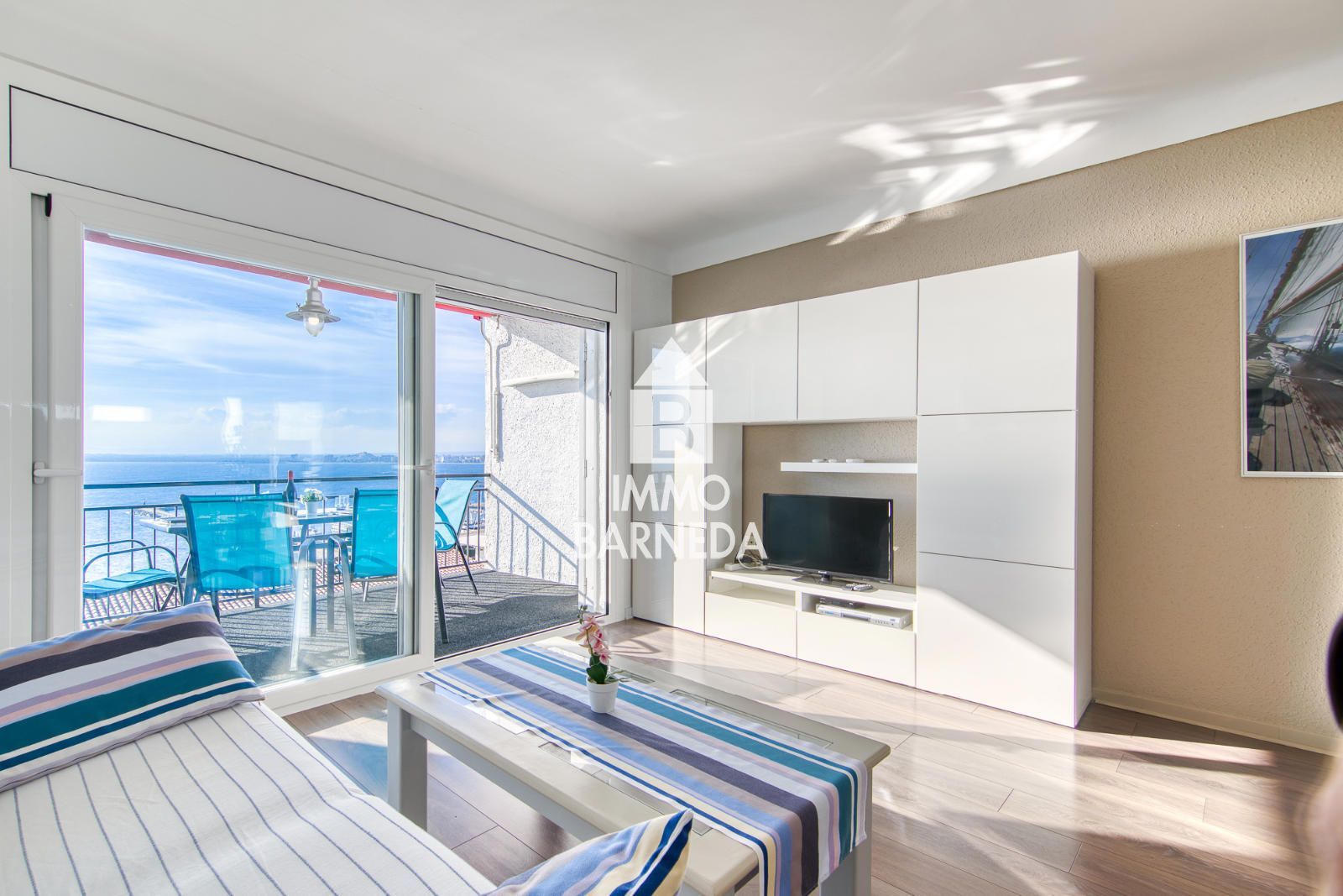 Apartamento totalmente reformado con vistas al mar en el 2º muelle de Roses