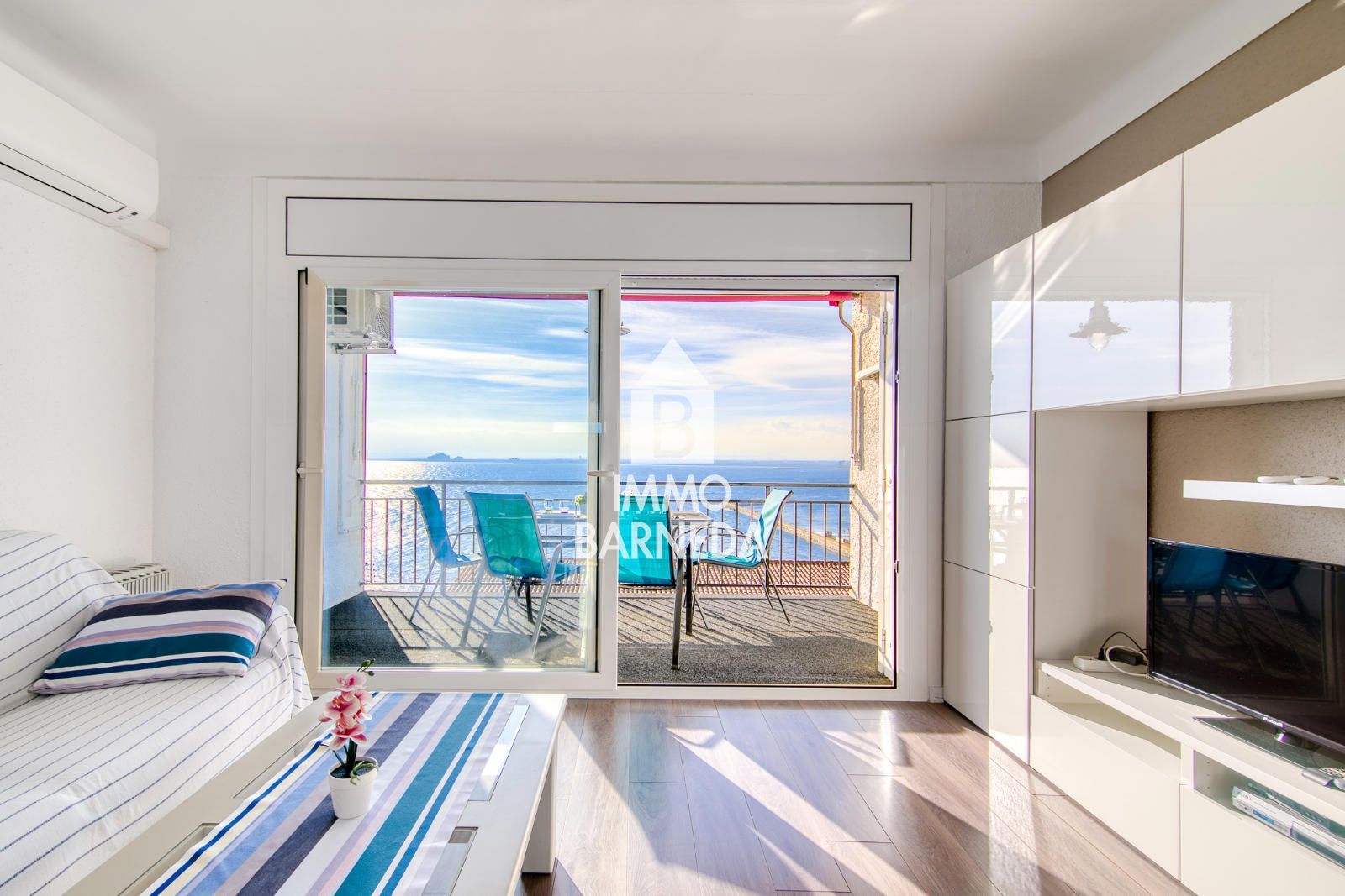 Apartamento totalmente reformado con vistas al mar en el 2º muelle de Roses