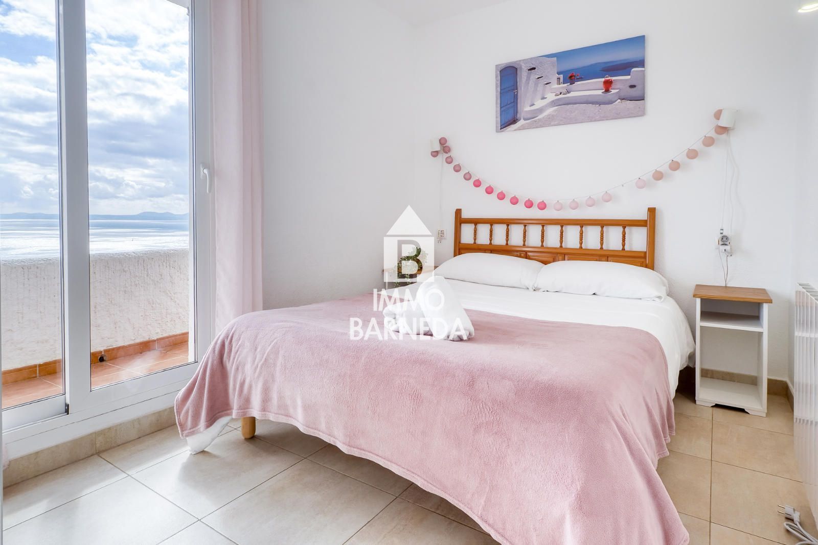 Maison mitoyenne avec licence touristique, vue mer, piscine communautaire et studio indépendant à Canyelles Petites