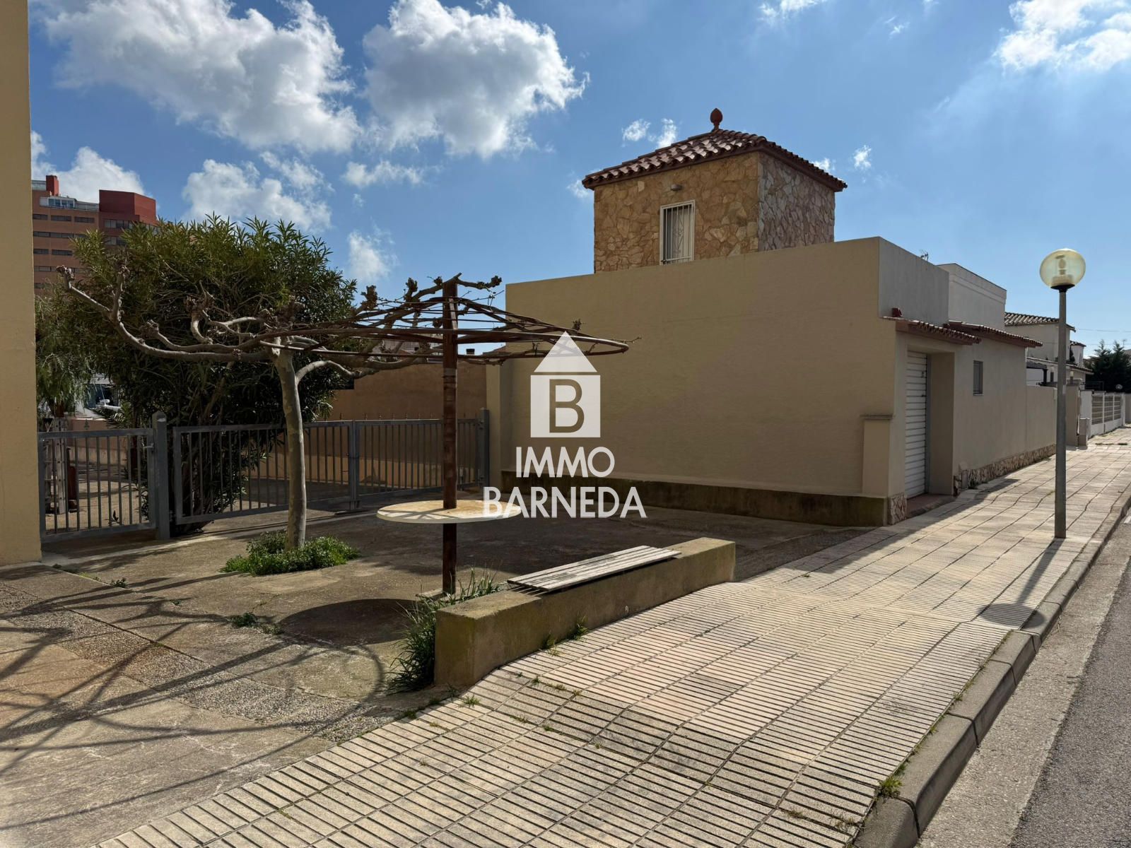 Amarrador de 12 m amb terreny privat de 180 m² a Santa Margarida, Roses