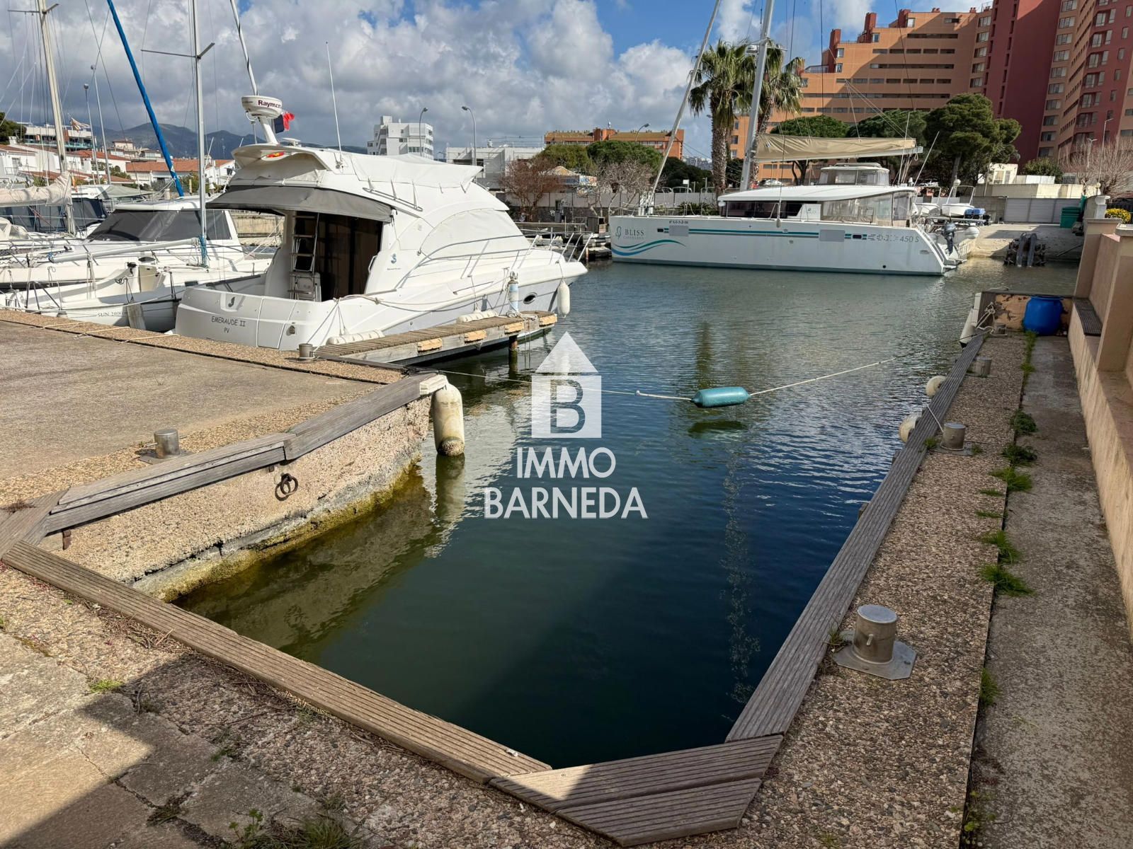 Amarrador de 12 m amb terreny privat de 180 m² a Santa Margarida, Roses