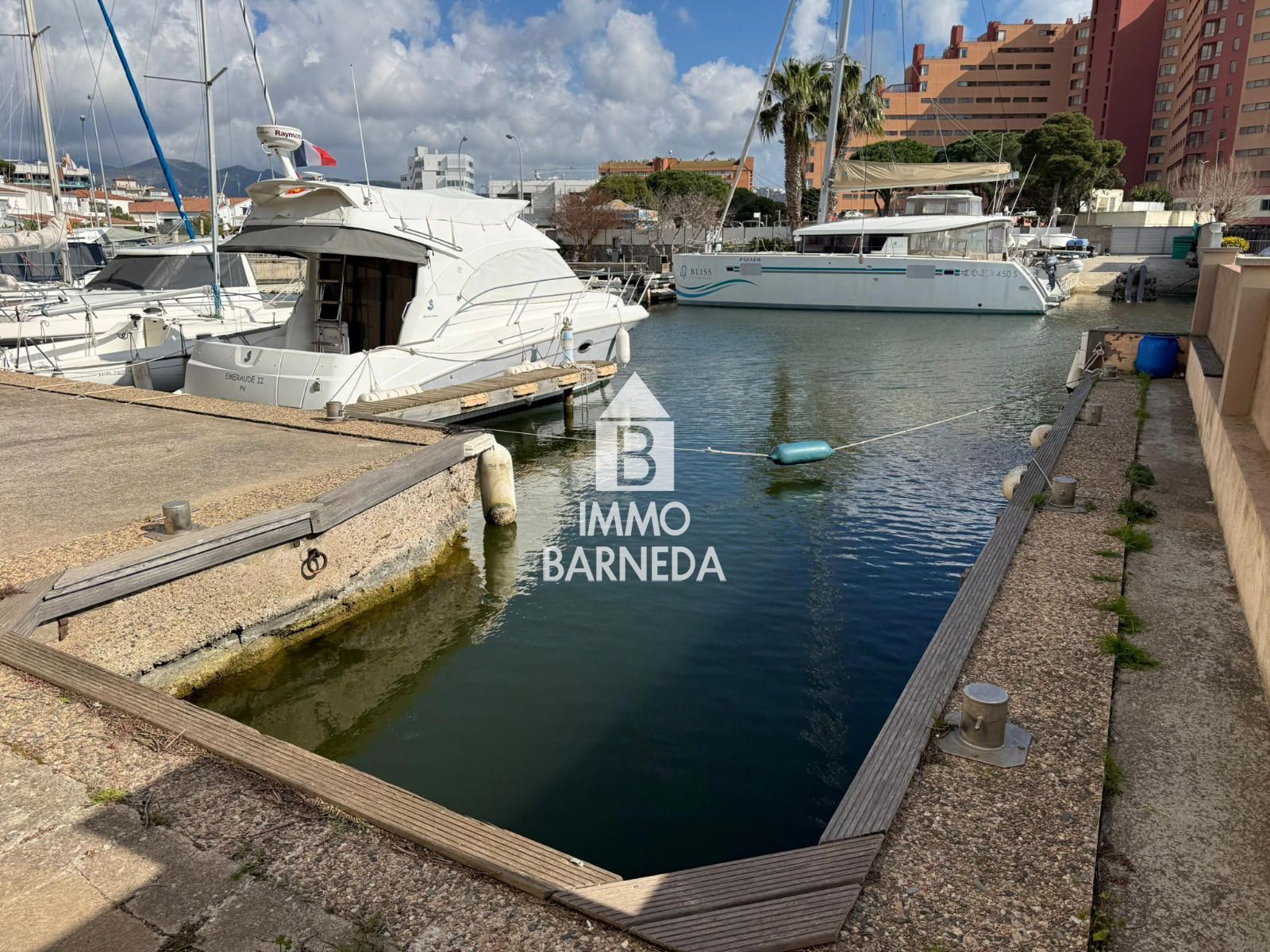 Amarrador de 12 m amb terreny privat de 180 m² a Santa Margarida, Roses