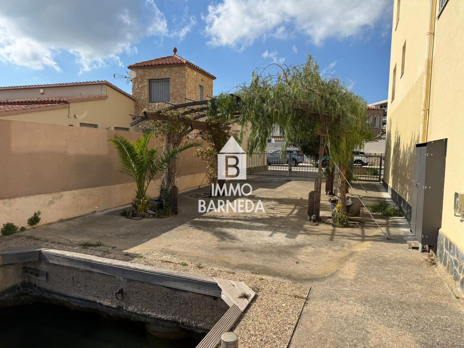 Amarrador de 12 m amb terreny privat de 180 m² a Santa Margarida, Roses