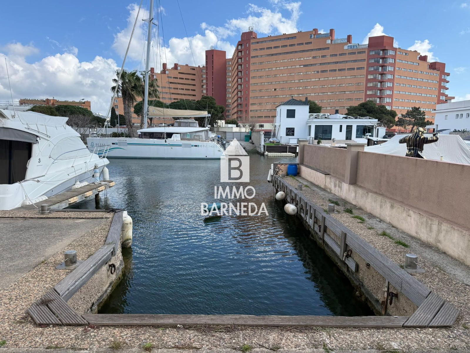 Amarrador de 12 m amb terreny privat de 180 m² a Santa Margarida, Roses