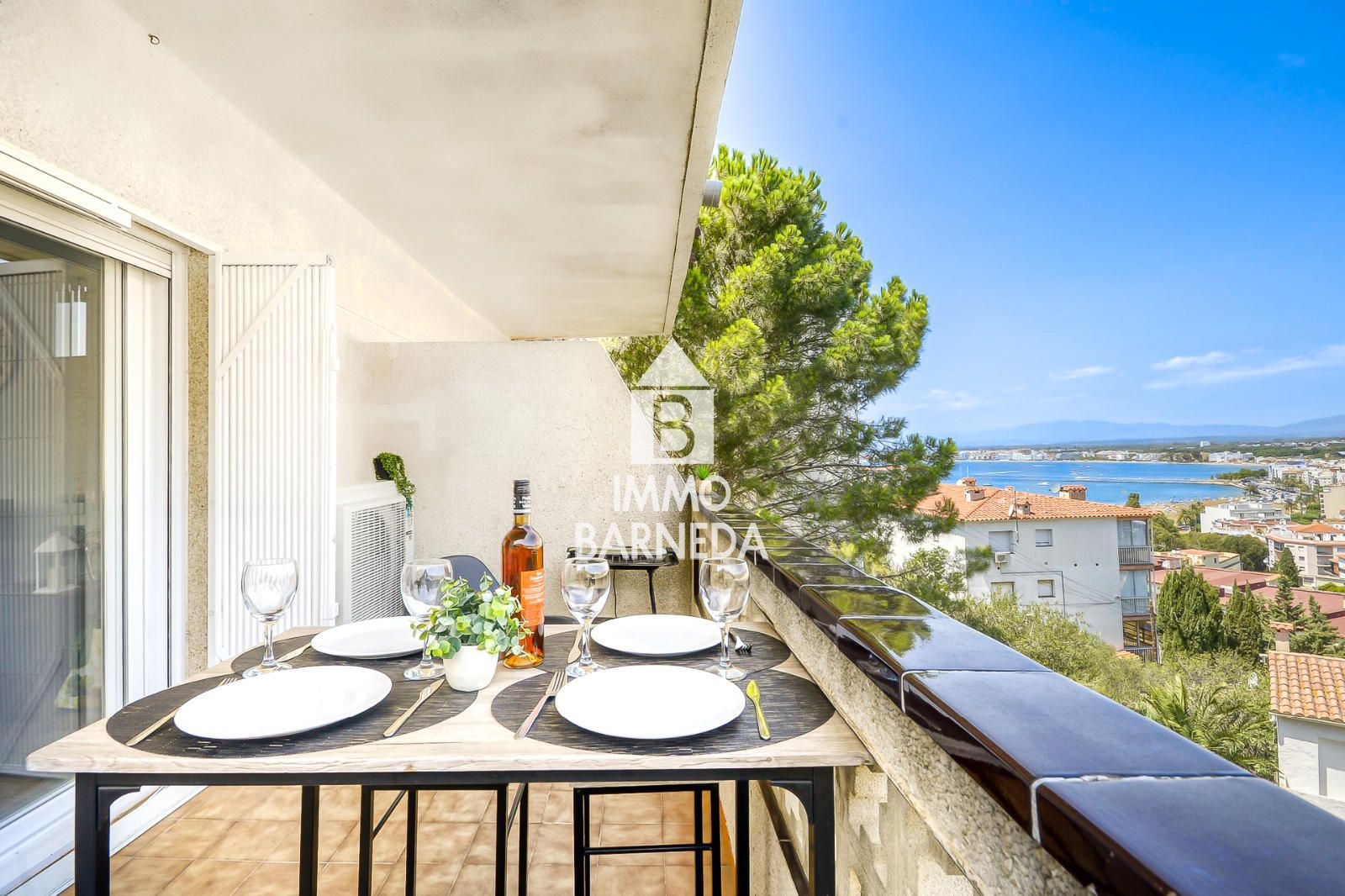 Appartement rénové avec vue sur la mer et licence touristique à Puig Rom