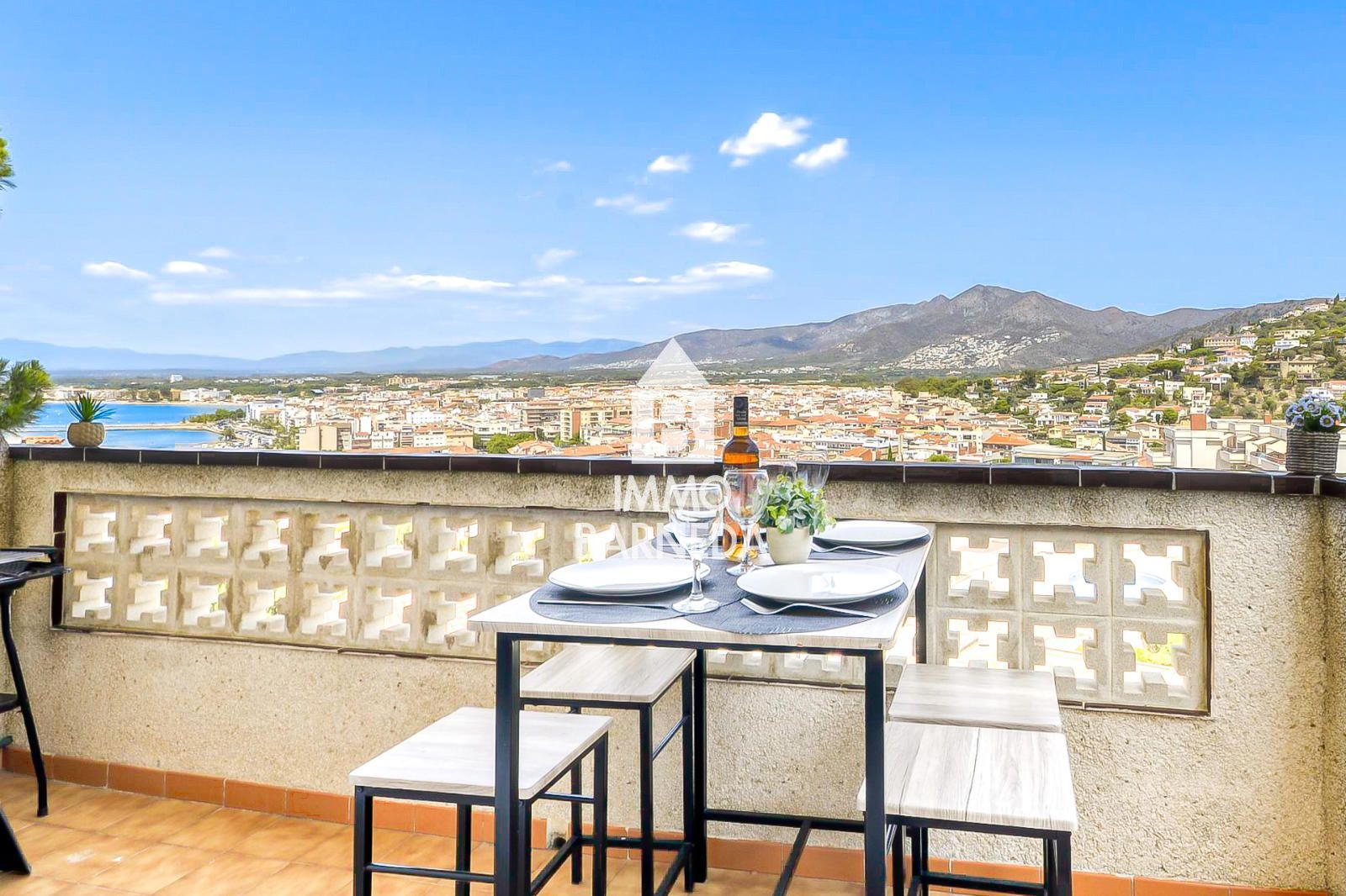 Appartement rénové avec vue sur la mer et licence touristique à Puig Rom