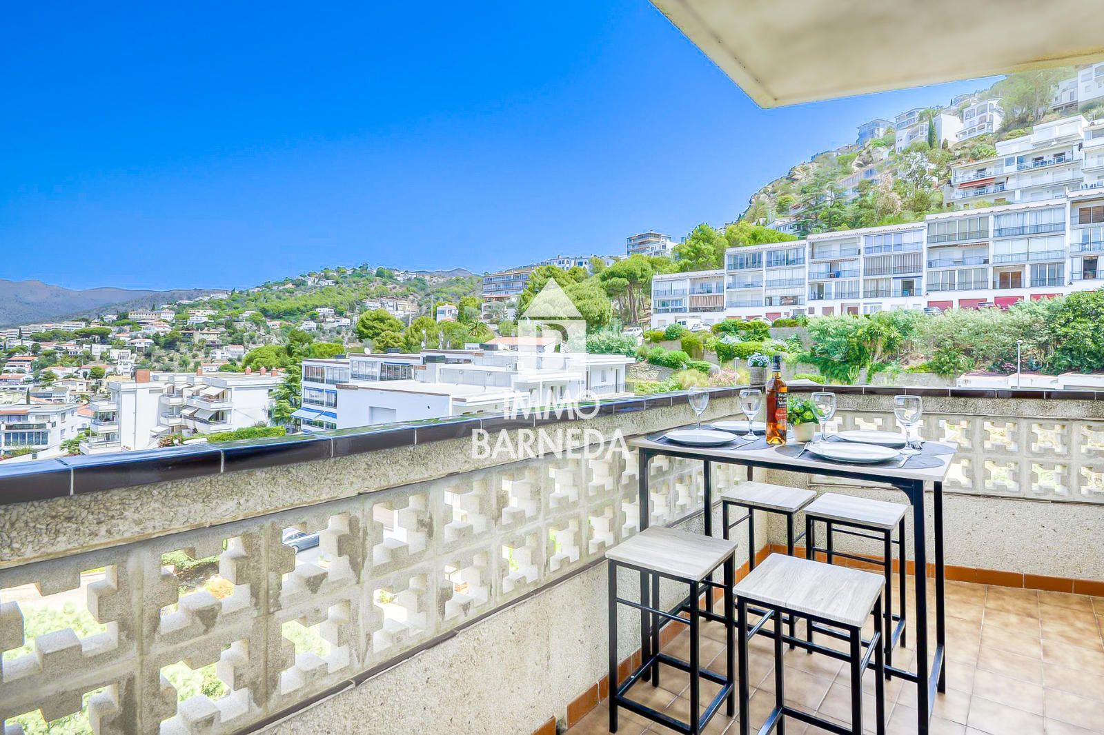 Appartement rénové avec vue sur la mer et licence touristique à Puig Rom