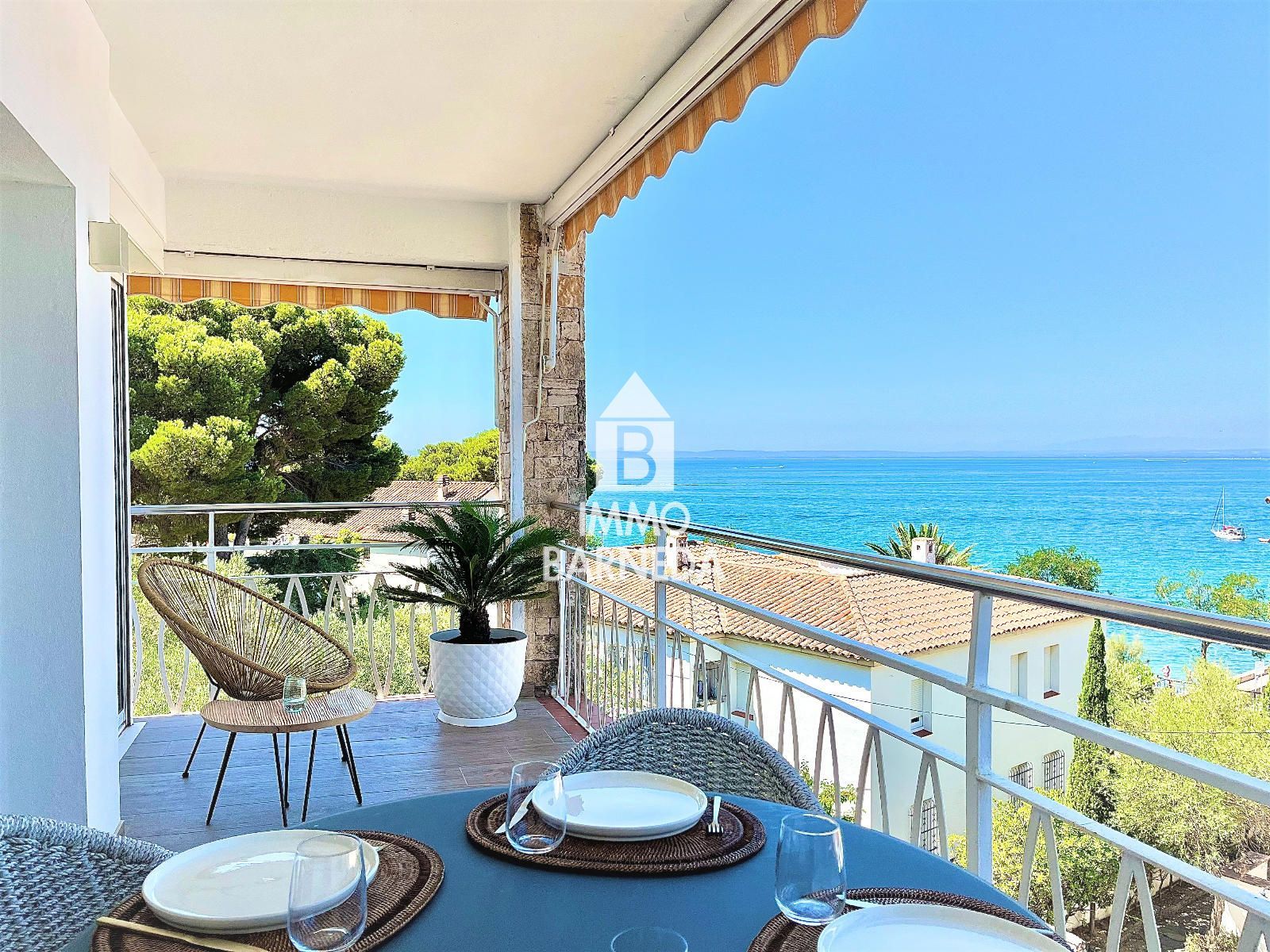 Appartement rénové avec vue mer, terrasse, studio indépendant et licence touristique – 2ème môle, Roses