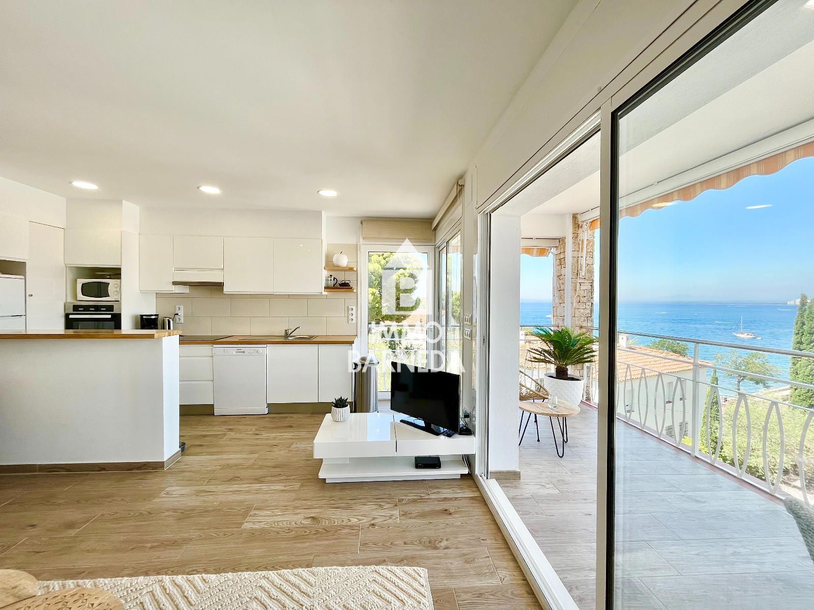 Appartement rénové avec vue mer, terrasse, studio indépendant et licence touristique – 2ème môle, Roses