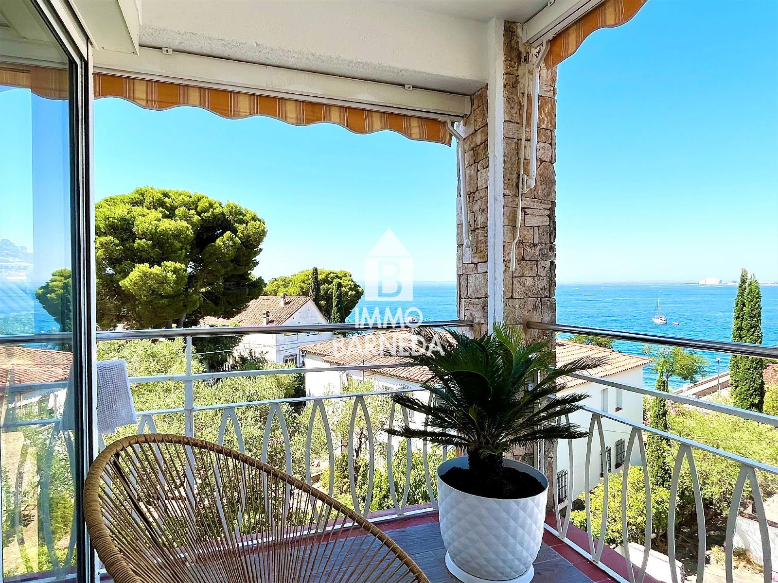 Appartement rénové avec vue mer, terrasse, studio indépendant et licence touristique – 2ème môle, Roses