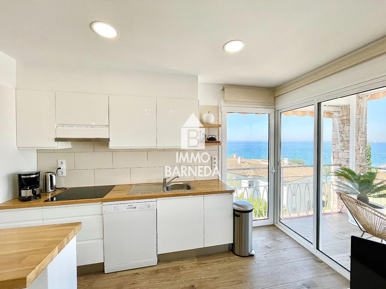 Appartement rénové avec vue mer, terrasse, studio indépendant et licence touristique – 2ème môle, Roses