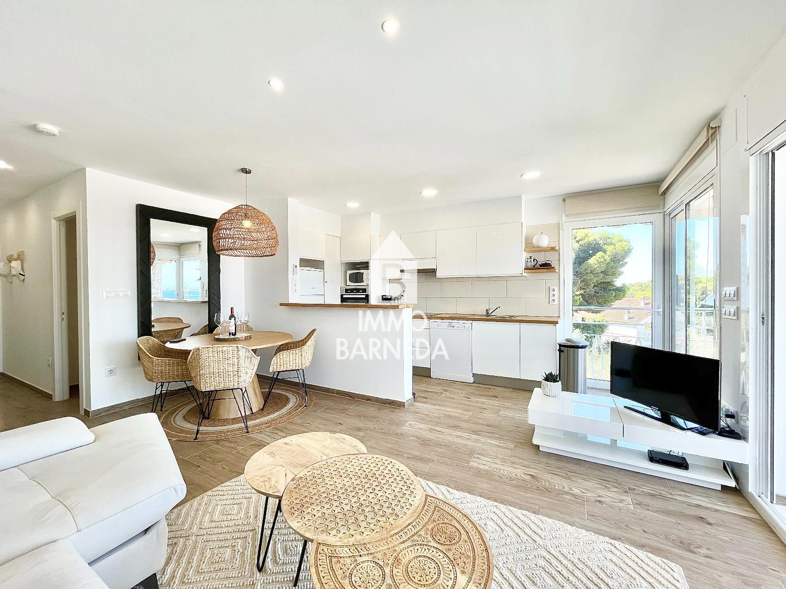 Appartement rénové avec vue mer, terrasse, studio indépendant et licence touristique – 2ème môle, Roses