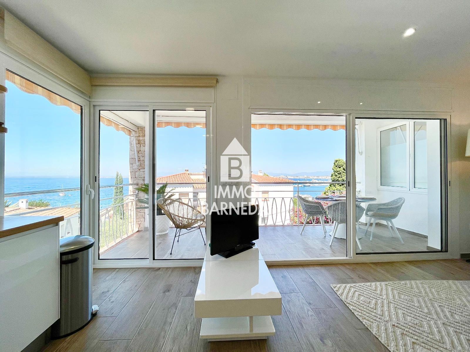 Appartement rénové avec vue mer, terrasse, studio indépendant et licence touristique – 2ème môle, Roses