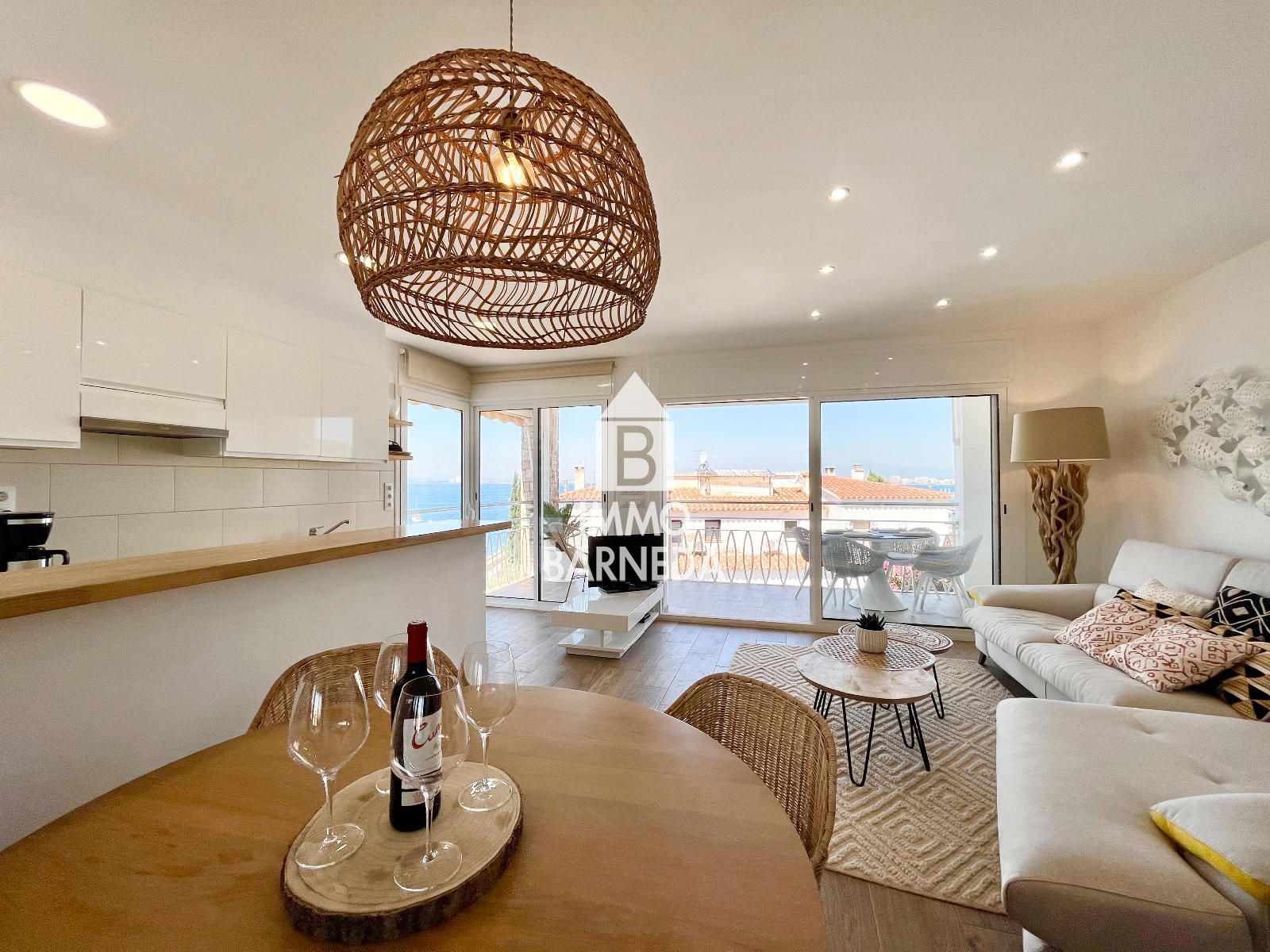 Appartement rénové avec vue mer, terrasse, studio indépendant et licence touristique – 2ème môle, Roses