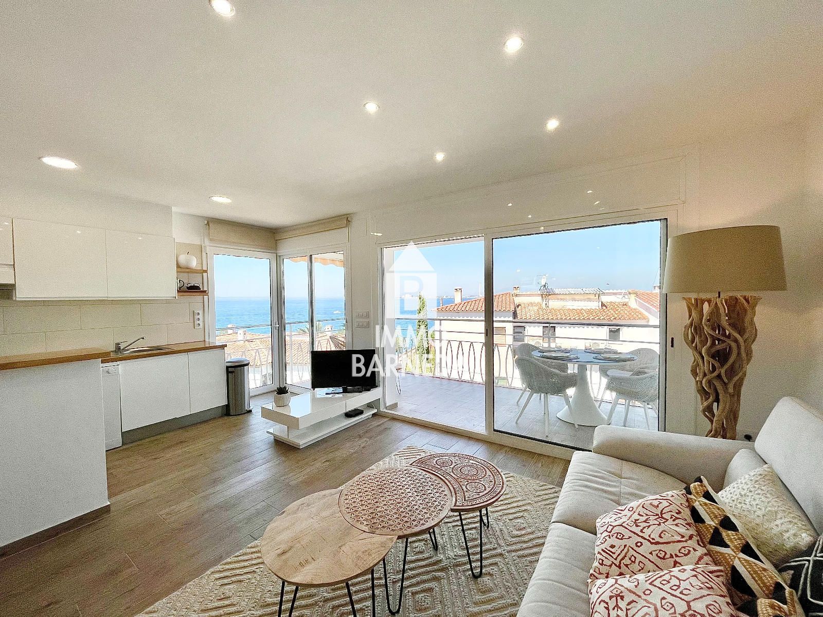 Appartement rénové avec vue mer, terrasse, studio indépendant et licence touristique – 2ème môle, Roses