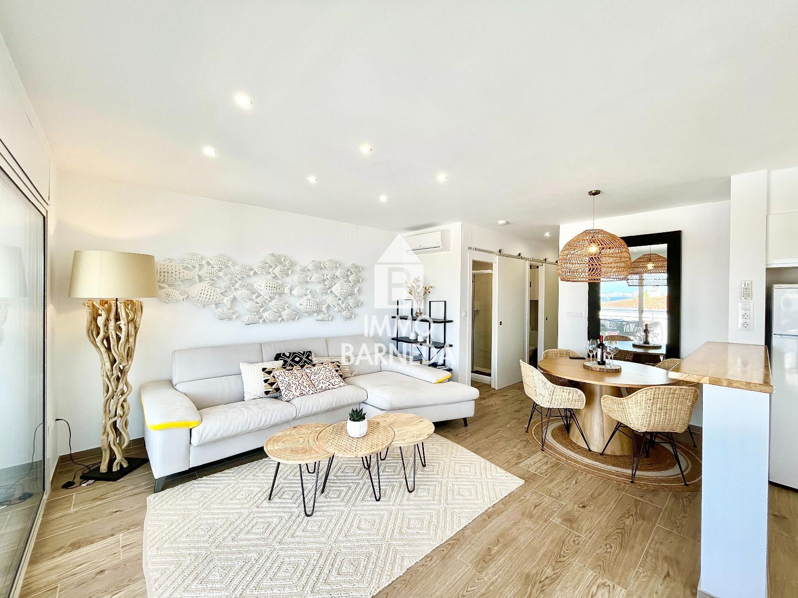 Appartement rénové avec vue mer, terrasse, studio indépendant et licence touristique – 2ème môle, Roses