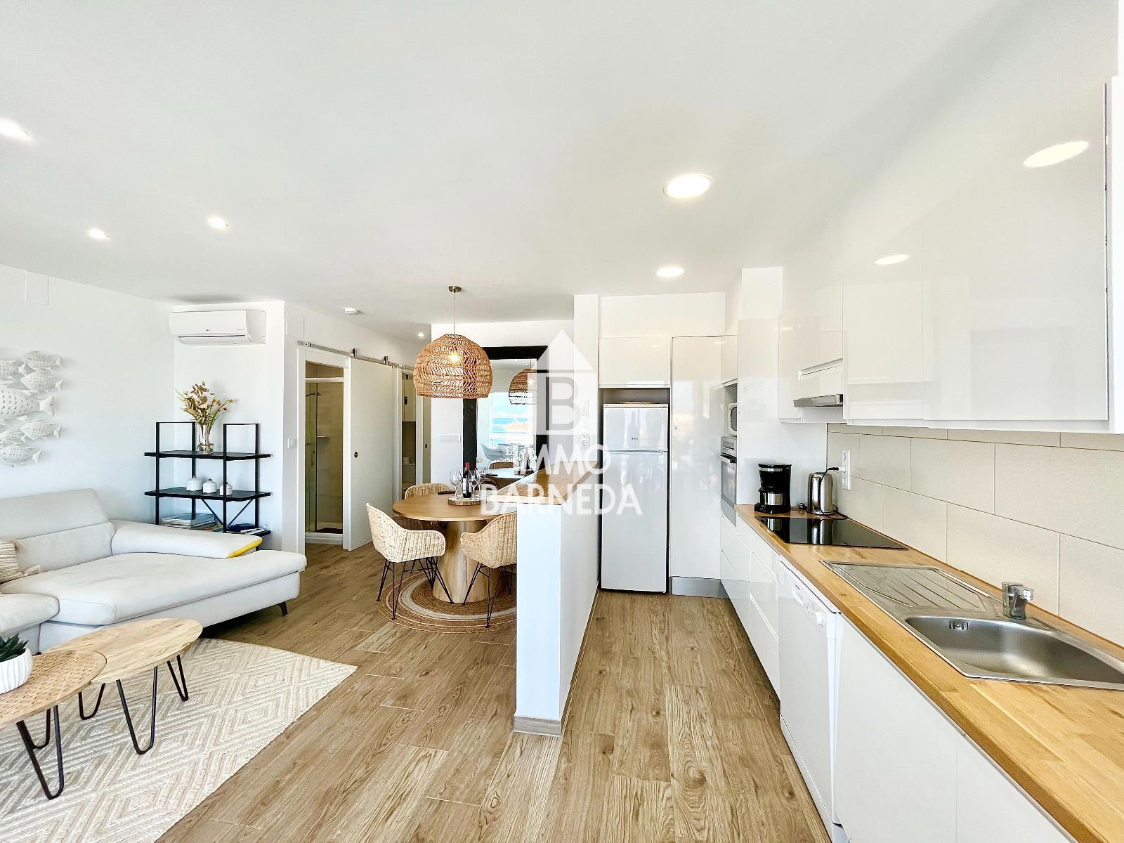 Appartement rénové avec vue mer, terrasse, studio indépendant et licence touristique – 2ème môle, Roses