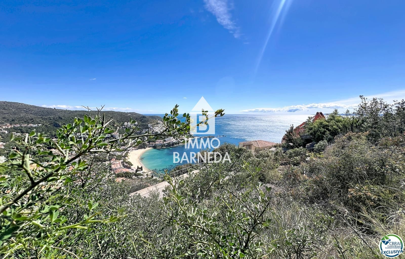 Terreny excepcional amb vista panoràmica sobre la badia de Canyelles