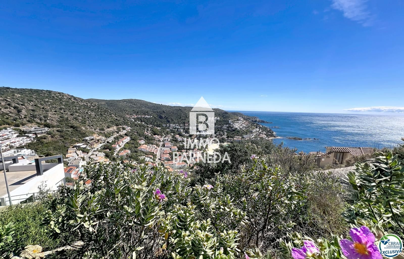 Terreny excepcional amb vista panoràmica sobre la badia de Canyelles