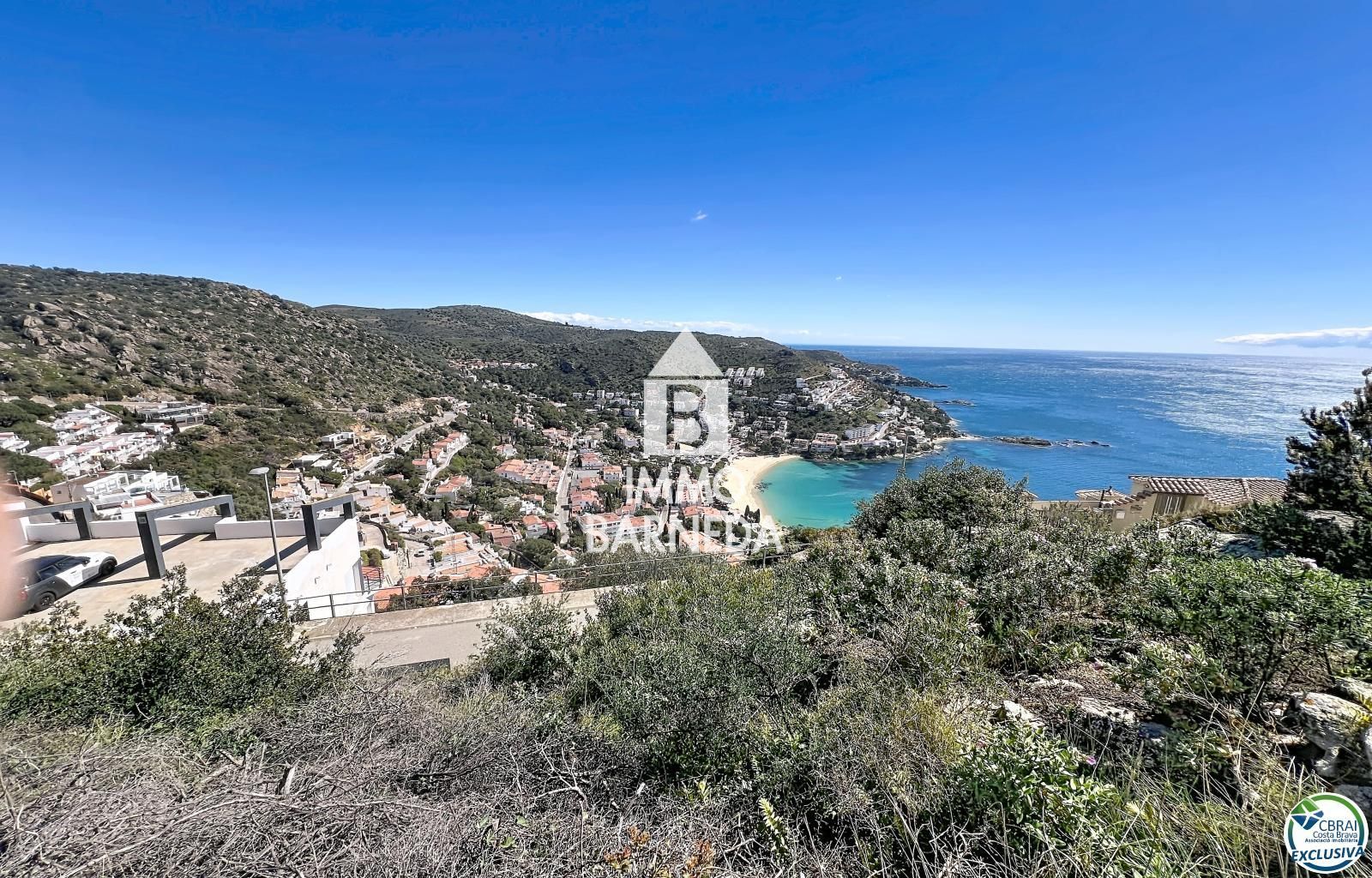 Terreny excepcional amb vista panoràmica sobre la badia de Canyelles
