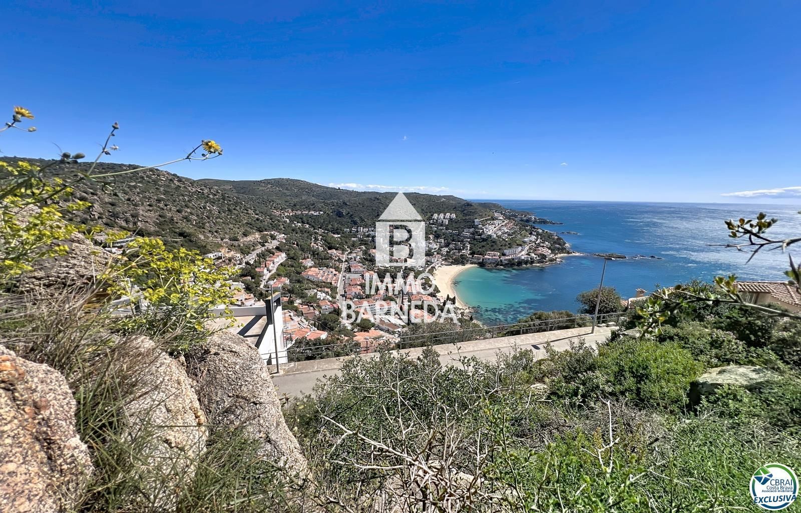 Terreny excepcional amb vista panoràmica sobre la badia de Canyelles