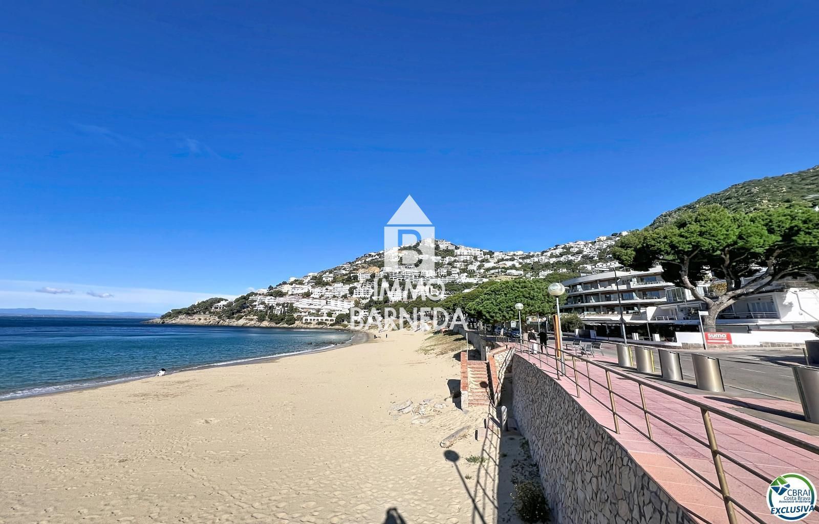 Terreny excepcional amb vista panoràmica sobre la badia de Canyelles