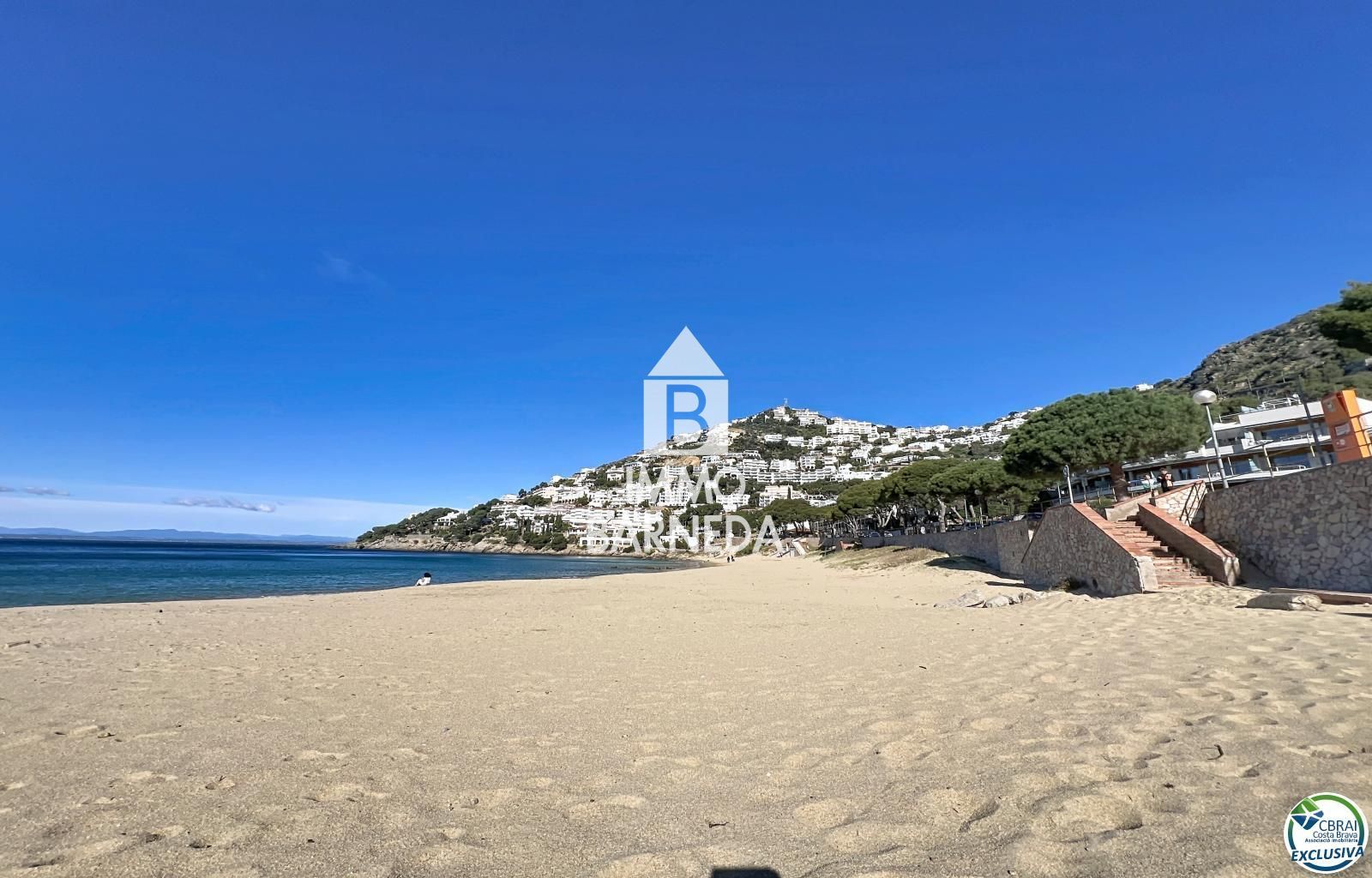 Terreny excepcional amb vista panoràmica sobre la badia de Canyelles