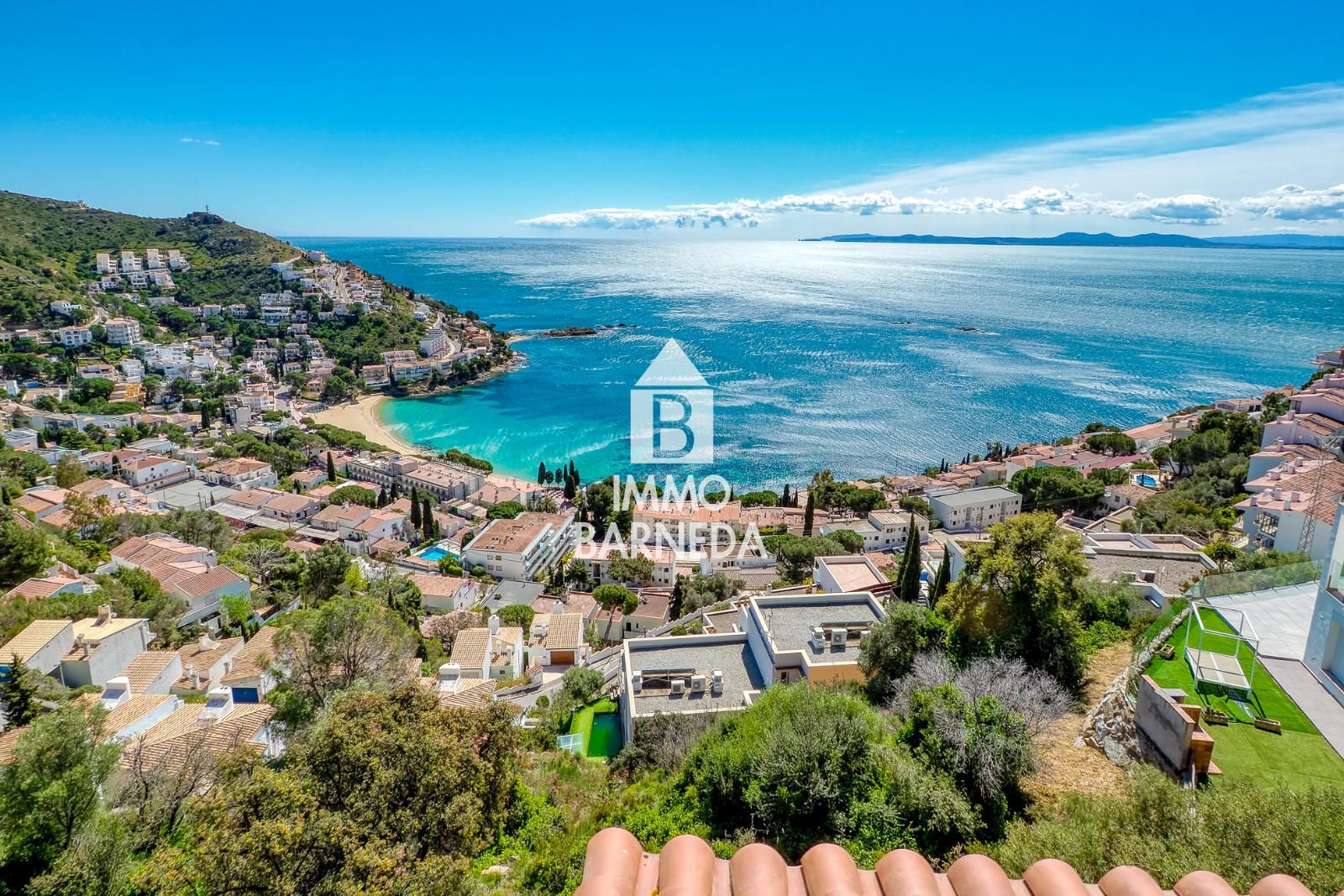 Maison mitoyenne avec vue sur mer et piscine communautaire à Canyelles Petites