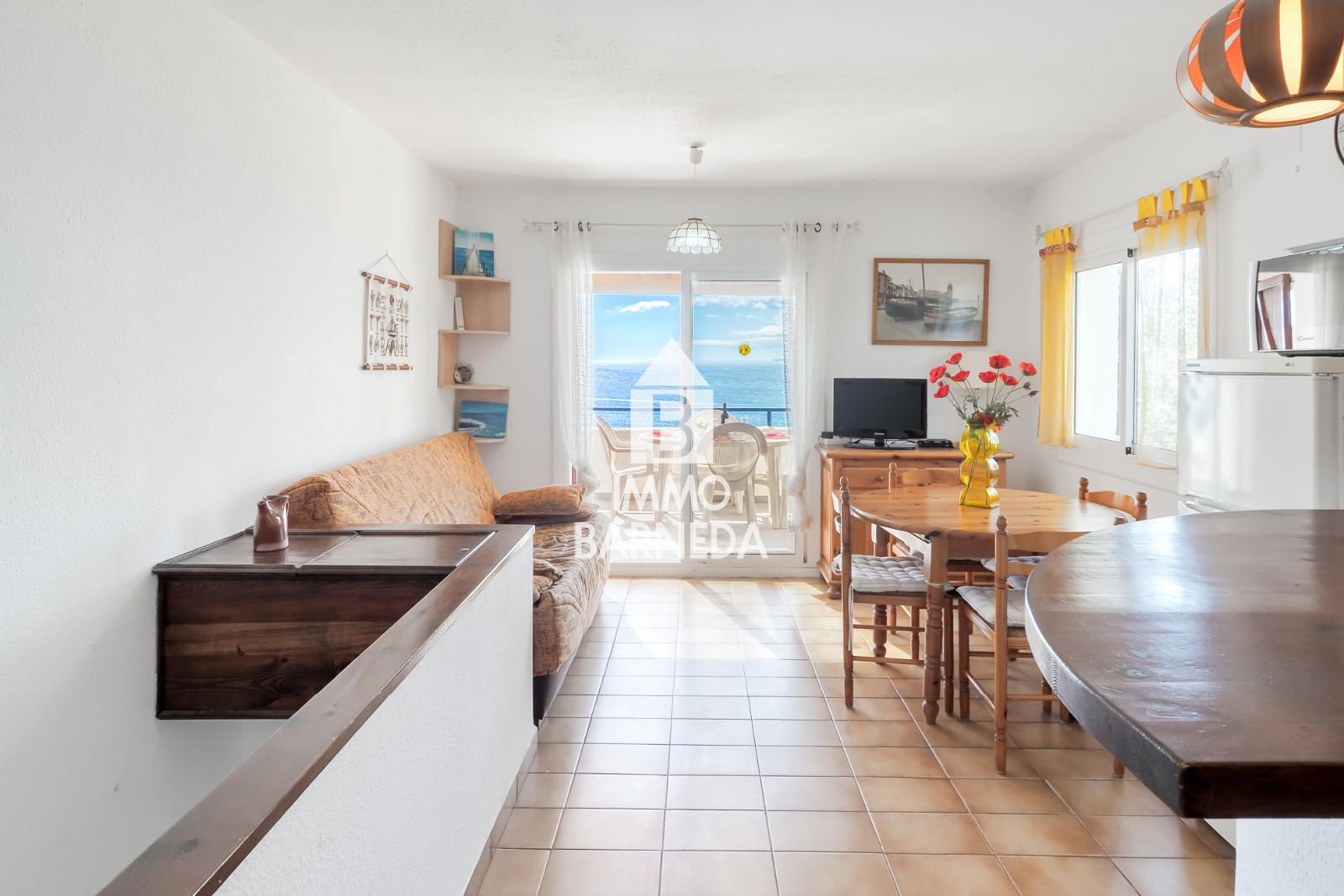 Maison mitoyenne avec vue sur mer et piscine communautaire à Canyelles Petites