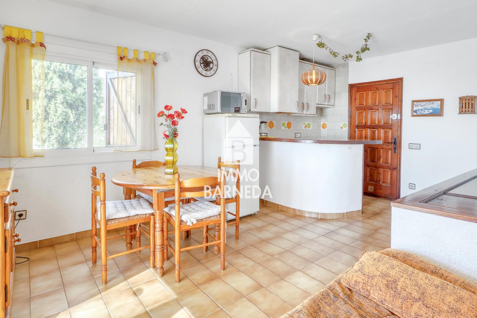Maison mitoyenne avec vue sur mer et piscine communautaire à Canyelles Petites