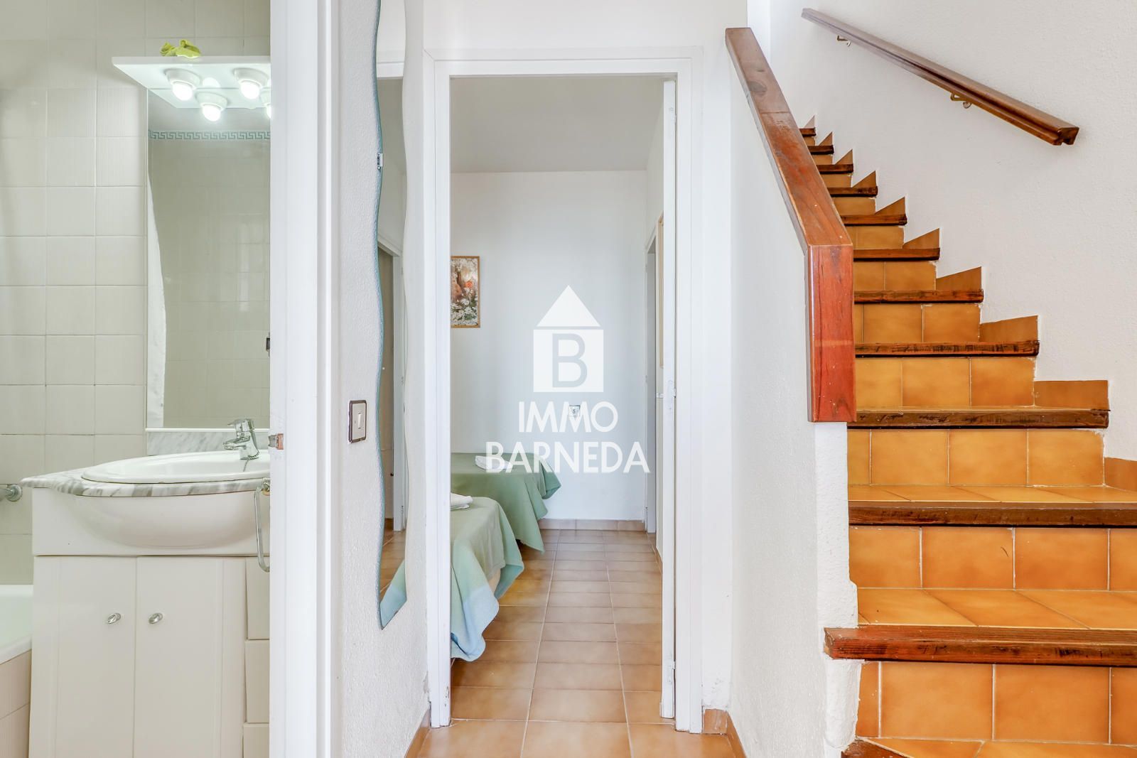 Maison mitoyenne avec vue sur mer et piscine communautaire à Canyelles Petites