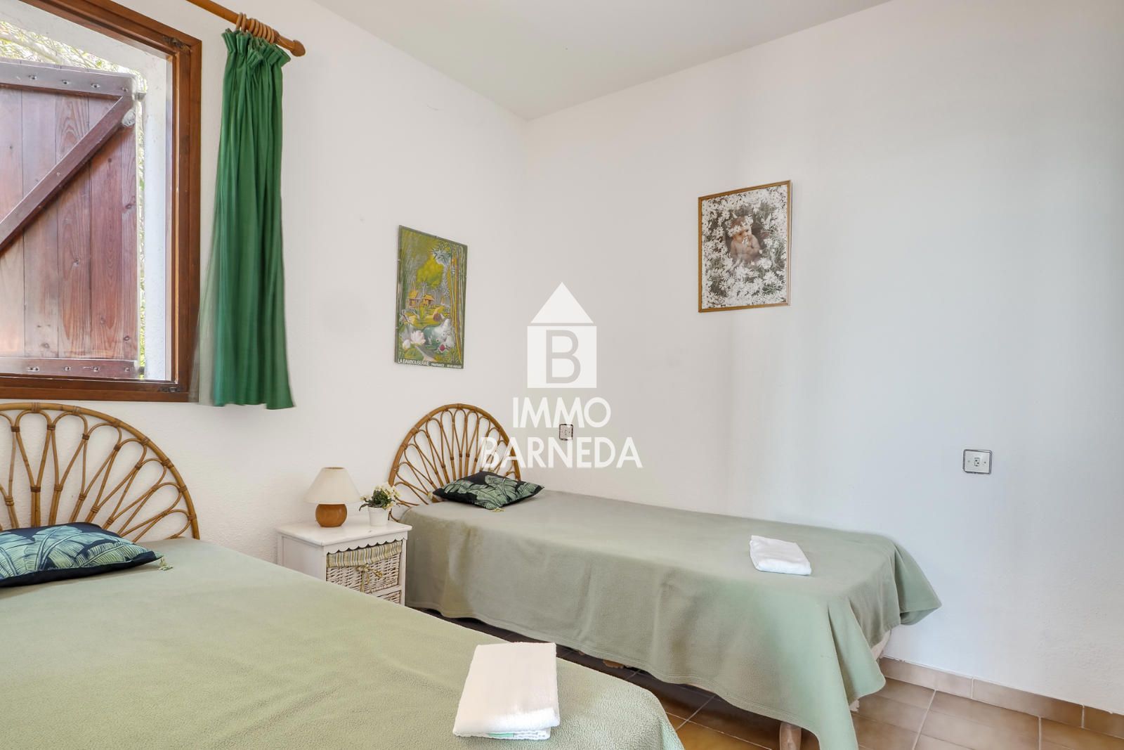 Maison mitoyenne avec vue sur mer et piscine communautaire à Canyelles Petites