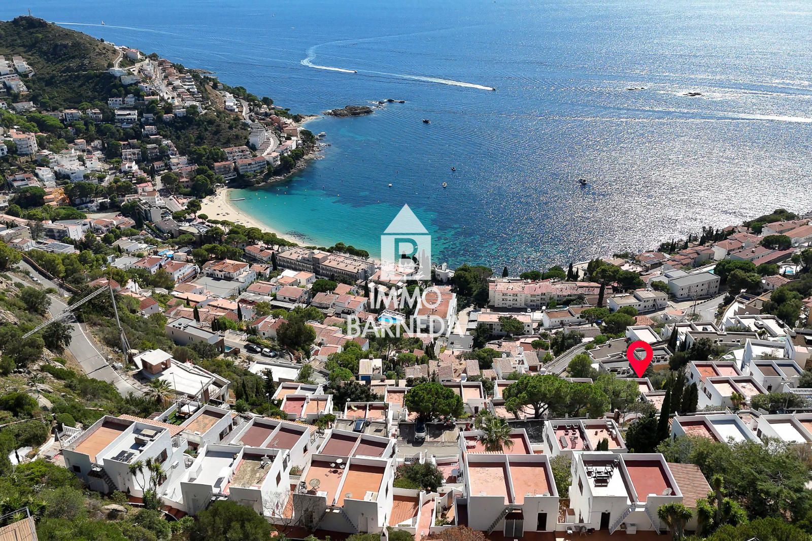Maison mitoyenne avec vue sur mer et piscine communautaire à Canyelles Petites