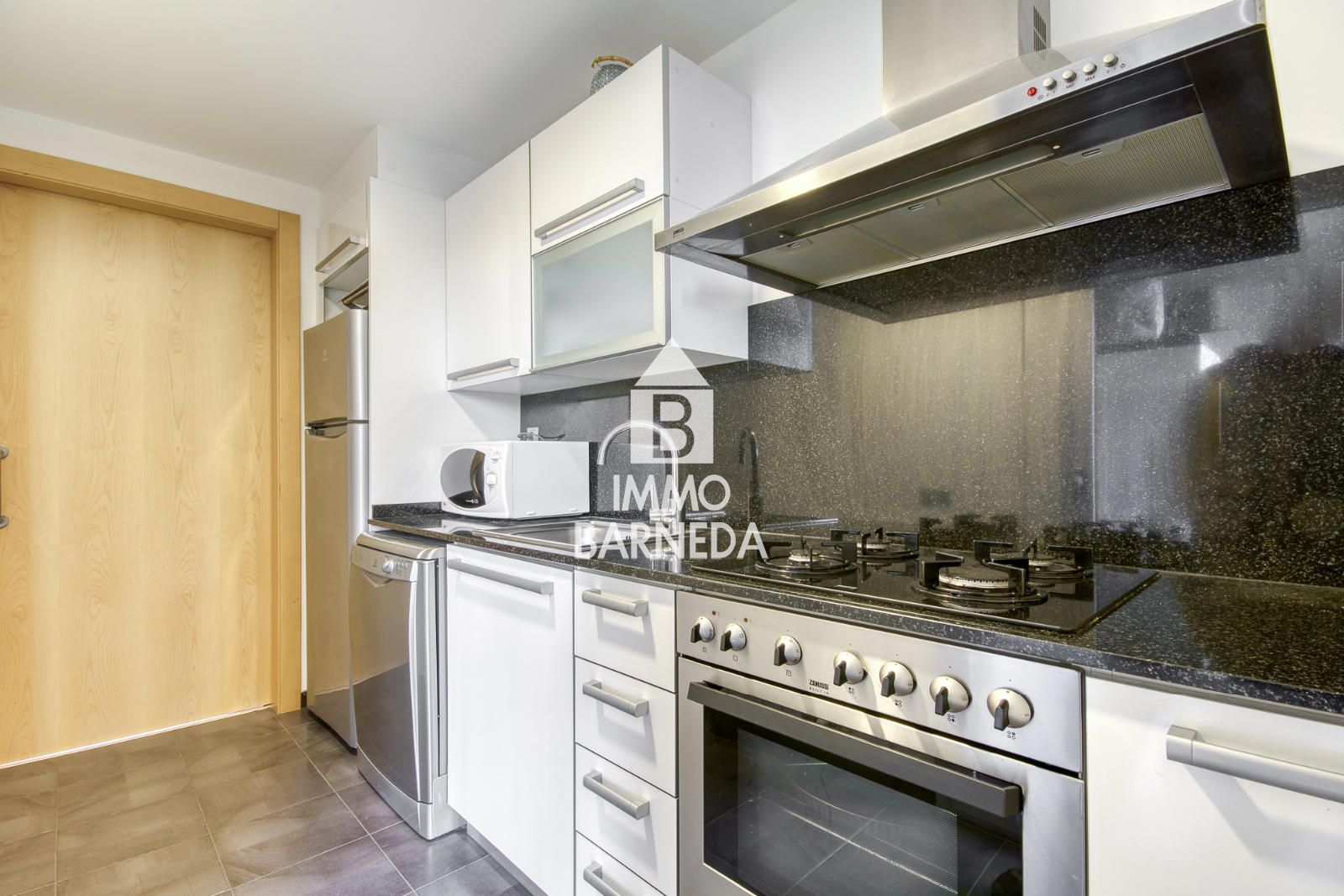 ✨ Modern apartament amb pàrquing al centre de Roses, a només 600 m del mar