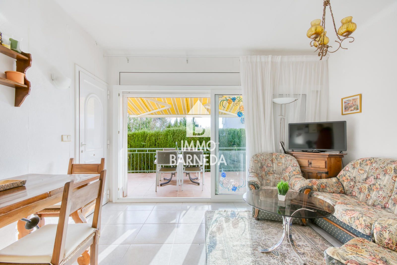 Cozy ground floor apartment with large south-facing terrace in Les Garrigues, Roses