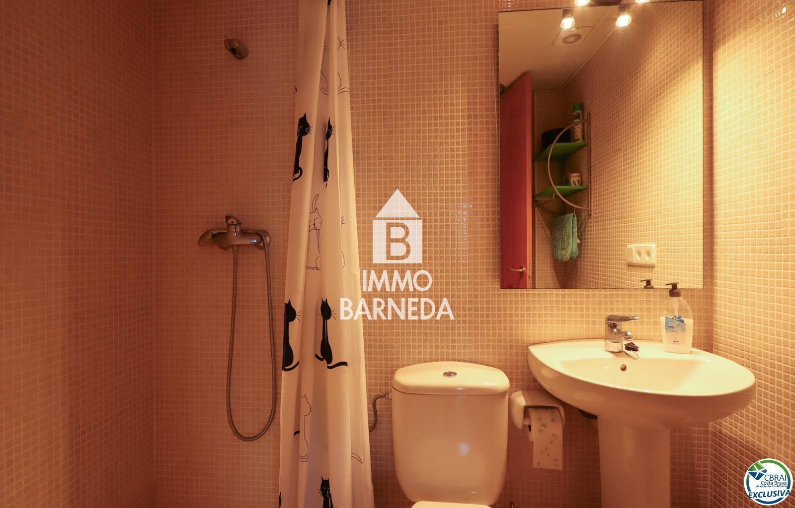 Apartament de 3 habitacions amb terrassa i plaça d'aparcament al Port de Lla