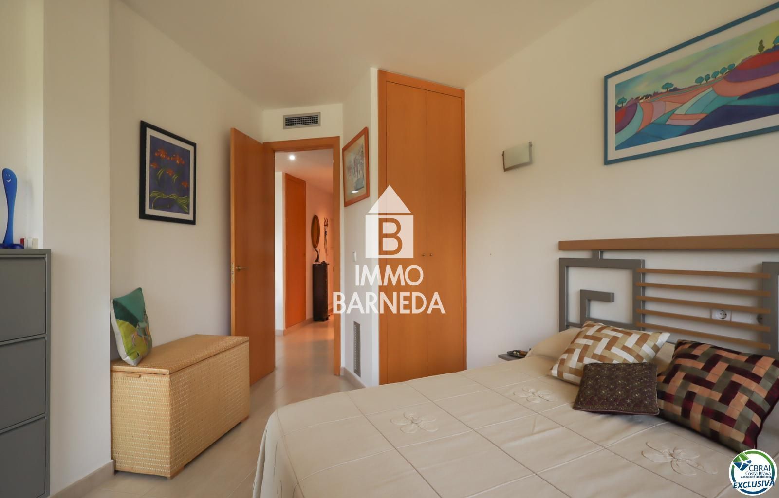 Apartament de 3 habitacions amb terrassa i plaça d'aparcament al Port de Lla