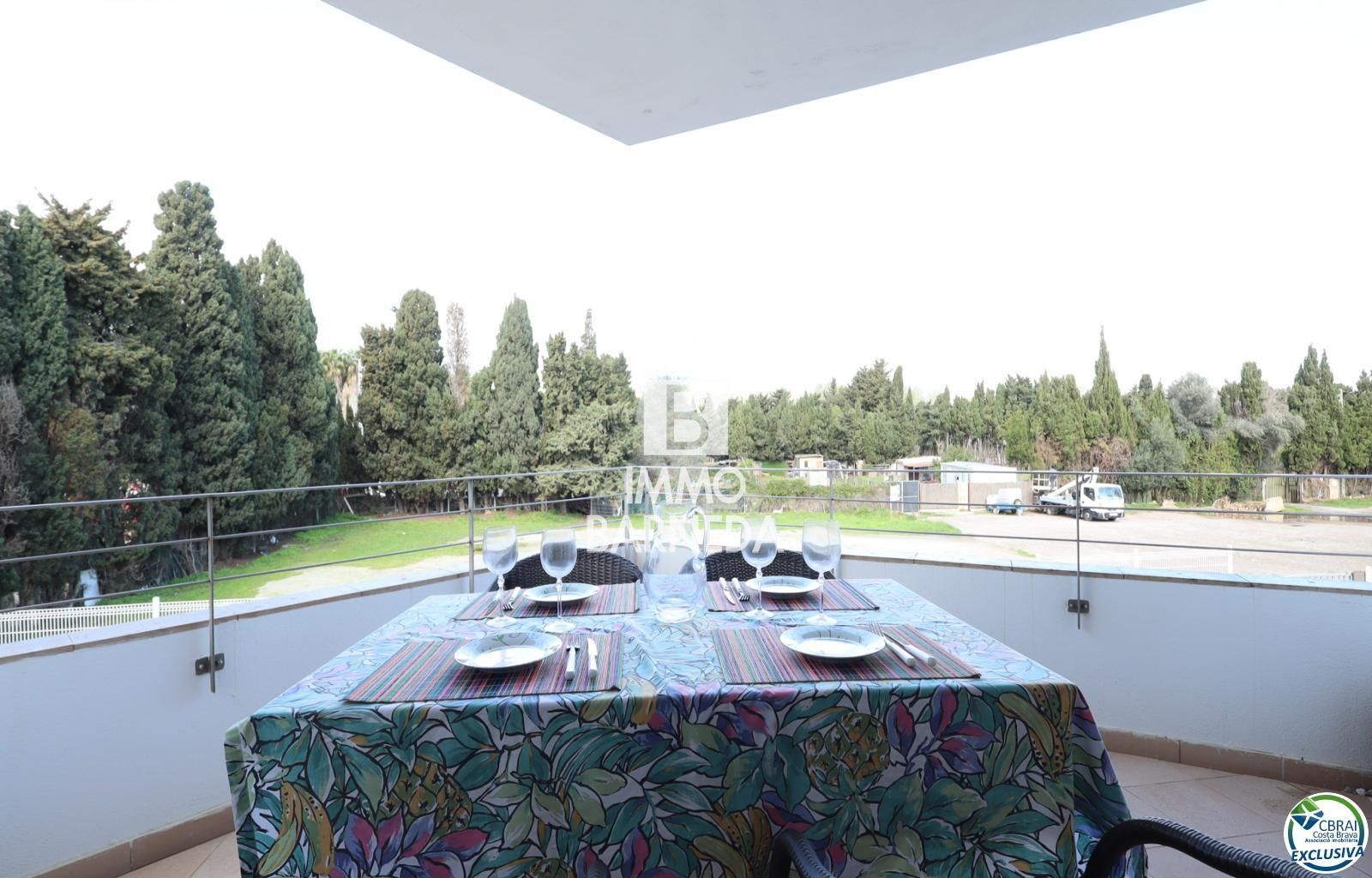 Apartament de 3 habitacions amb terrassa i plaça d'aparcament al Port de Lla